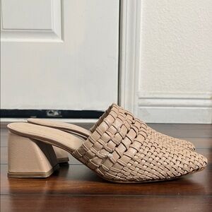 Matisse Women's Leather Lexie Mule size 9 Minimalist Career Neutral Academia